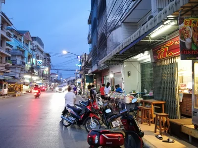 Phanat Nikhom - Photo 3