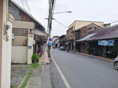 Phanat Nikhom - Photo 4