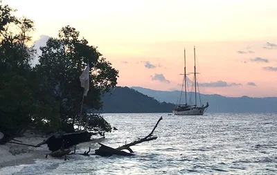 Ambon - Photo 4