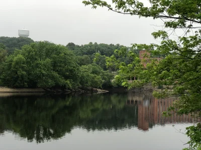 Merrimack - Photo 2